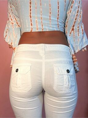 Guess white low rise cargo capris